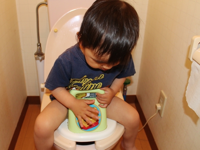 子どもの自信につながる！トイレトレーニングを成功させる3つのコツのタイトル画像