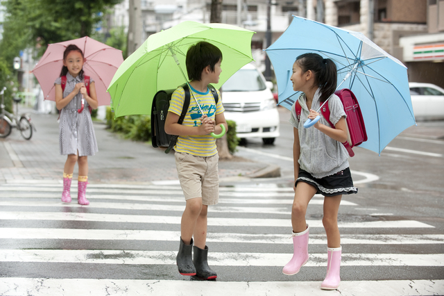 雨の日こそポジティブに過ごそう！雨の日の過ごし方で子どものレジリエンスを育む方法の画像1