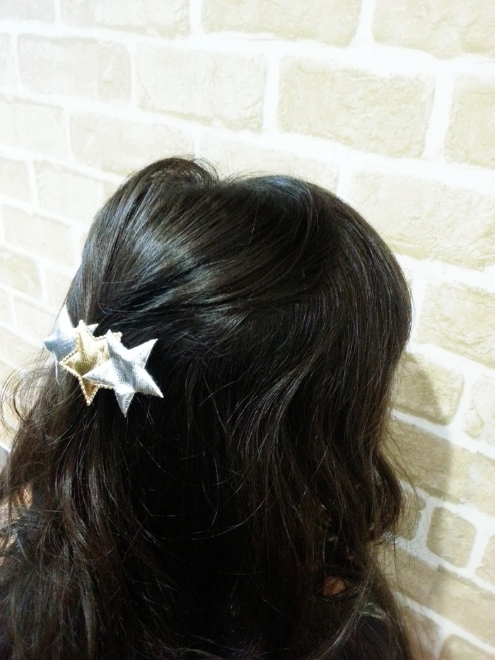 たったの1分で完成！100均アイテムでキッズヘアアクセ♡ | Conobie[コノビー]