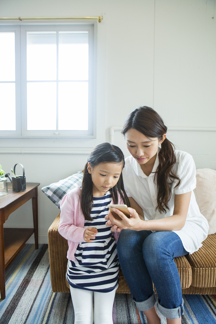 子育て中のスマートフォン使用どうしてますか？我が家流スマホルールをつくろう！の画像1