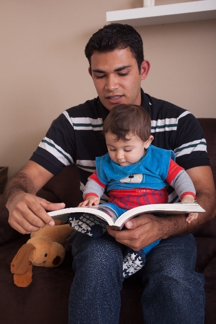 【幼児教育】英語が苦手なパパママでも大丈夫！超簡単英語絵本セットで読み聞かせにチャレンジ！のタイトル画像