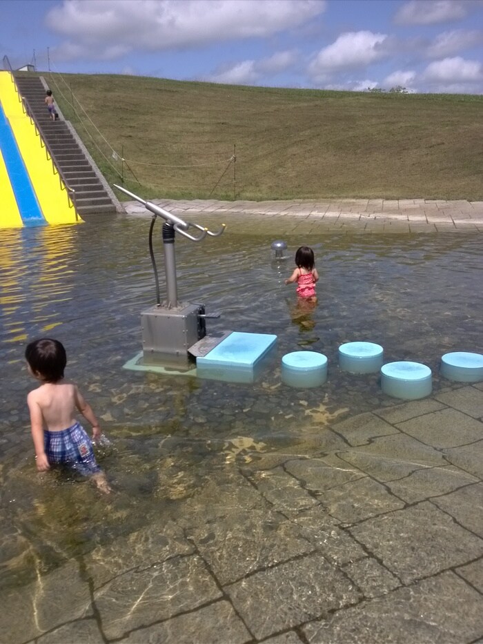 夏こそ早起き！朝一番で水遊びができる公園へ行ってみよう♪の画像1