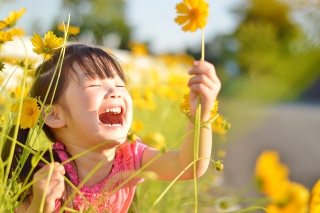 子どもの自己肯定感を育むために必要な3つのポイント「会話するときは●●を合わせる」のタイトル画像