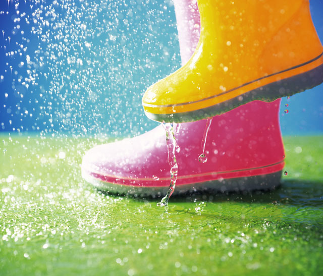 雨上がりこそお散歩にでかけよう！予定がない日、雨が降った時の子どもとの過ごし方！のタイトル画像