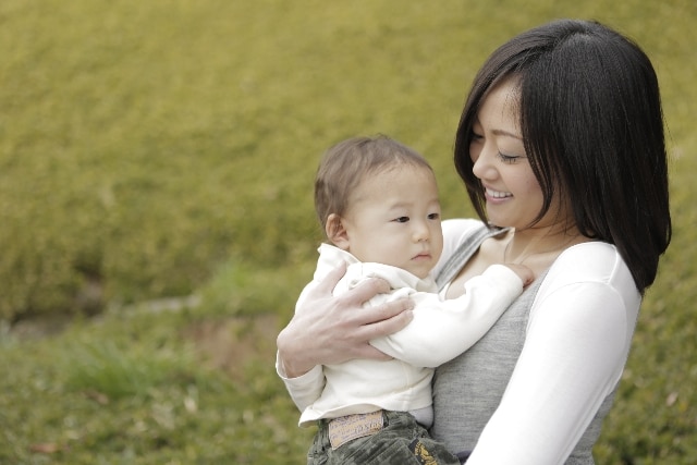 発言小町で話題！「子育てを終えた今、街で幼子を見ると涙がでます。」の画像1