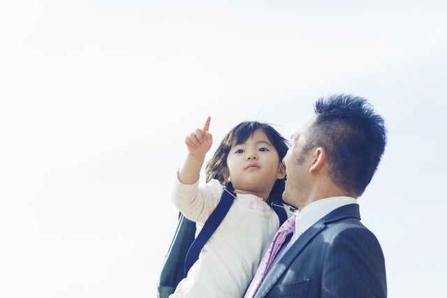 「本当に仕事より子育てのほうが大変なのか？」仕事と子育ての両方を経験したパパが語ったブログから考えるの画像1