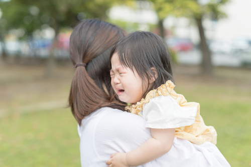 場所見知りとは いつまで続く 赤ちゃんの場所見知りの原因や対策 Conobie コノビー