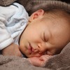ちゃんと寝れてる？介護と育児には「睡眠」が重要な理由のタイトル画像