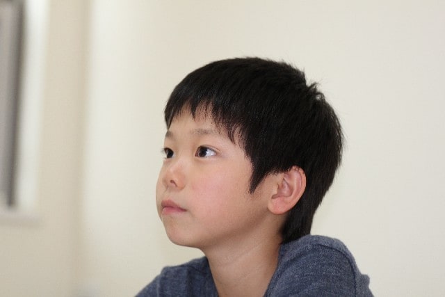 子どもが浮かない顔で帰ってきた。そんな時、親に何ができる？のタイトル画像