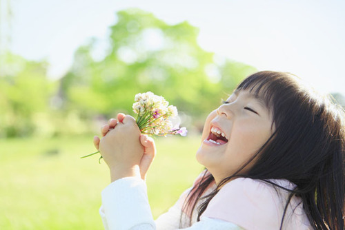 自己肯定感や幸せを感じられる子はどう育つ 絶対評価 と 相対評価 を考える Conobie コノビー