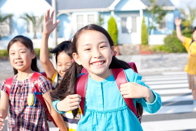 ヒヤヒヤ！小1娘の下校風景をこっそりのぞいてみたの画像1