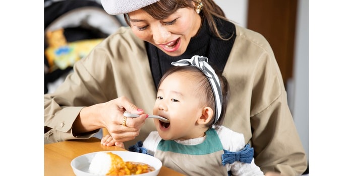 1歳の子どもの食事、手作りばかりじゃパターン化しちゃう。悩んだママがベビーフードを使ってみたら…！のタイトル画像