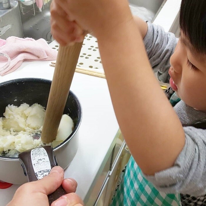 自分で作ったお料理は特別な味、まぜまぜこねこね「＃親子クッキング」の画像1