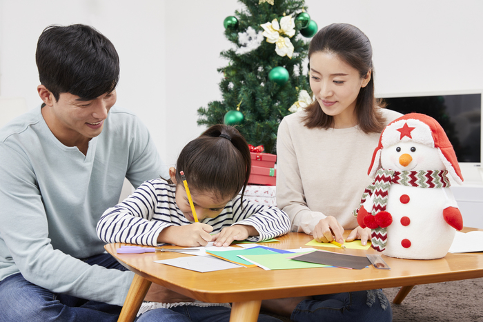 子ども達の喜ぶ顔が見たいから！サンタのふりをして一晩中手紙を書いた夜。の画像2