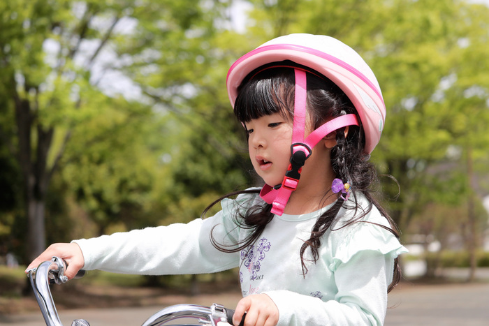 年上の近所の子は、親より教え上手？突然、補助輪なしで自転車にのれたワケの画像2