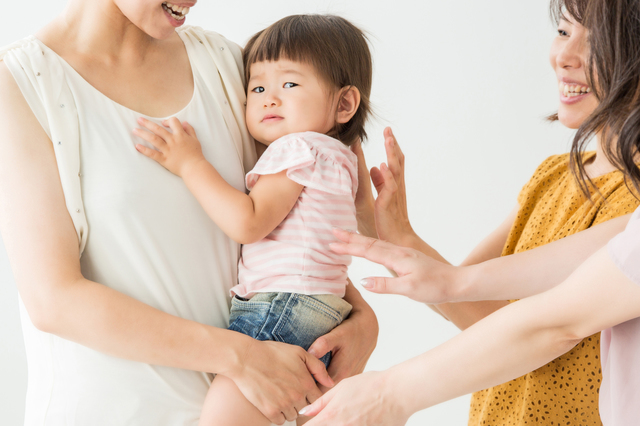 赤ちゃんの人見知りはいつからいつまで 原因と対策法などを紹介します Conobie コノビー