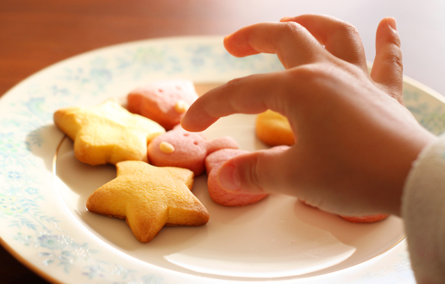2歳児の食事 食べる量の目安や 食べないときの対処法なども紹介 Conobie コノビー