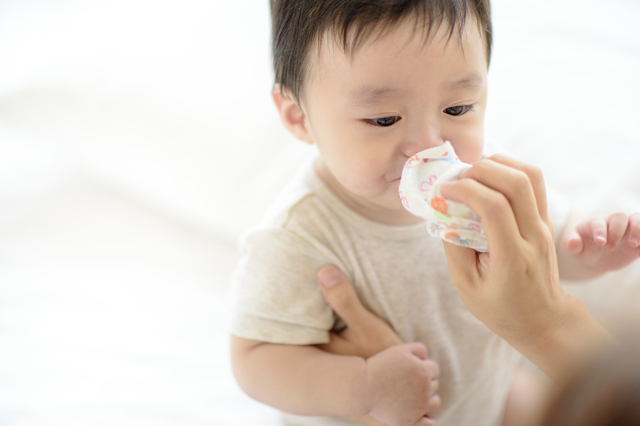 【冬は鼻水に注意】赤ちゃんの鼻水、鼻づまり対策に！おすすめの鼻水吸引器４選のタイトル画像