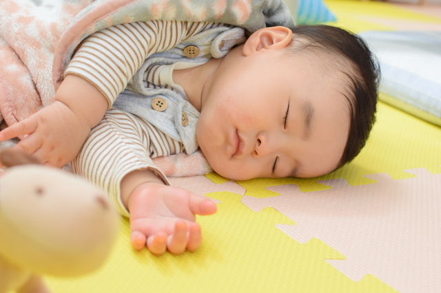 生後７ヶ月の赤ちゃんの成長と発育は 離乳食や寝かしつけのコツもチェック Conobie コノビー