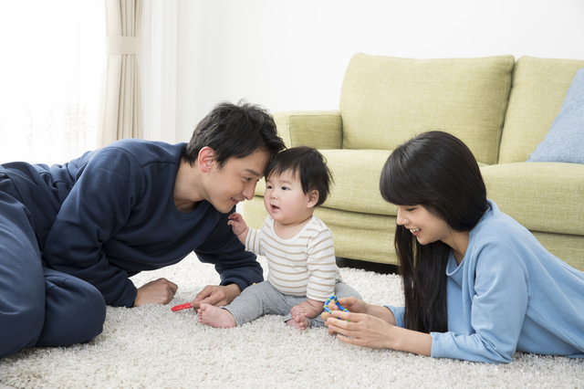 0歳におすすめの室内遊びや本を紹介。月齢別の成長の目安もの画像6