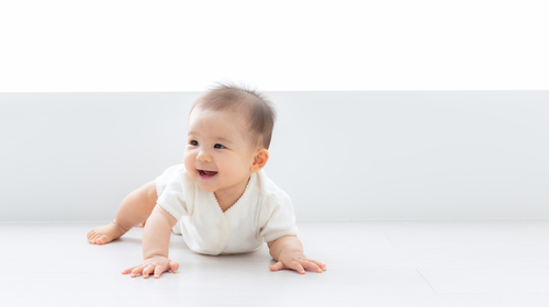 赤ちゃんのハイハイはいつから始まる 平均の時期や練習の方法など解説 Conobie コノビー