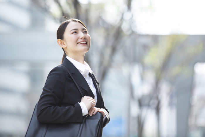 長時間労働が良しとされる社会で、子育てしながら働くことの画像1