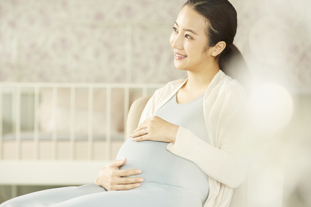 妊娠後期のつわりはいつから始まる 症状と対処法 おすすめの食べ物も Conobie コノビー