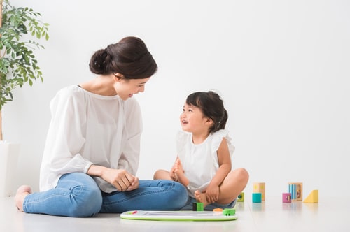 ２歳の夜泣きはどうする 原因や泣き止まない時の対処法 夜驚症について Conobie コノビー