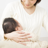 【医師監修】母乳育児中にしこりが！原因とおっぱいケアなどの方法についてのタイトル画像