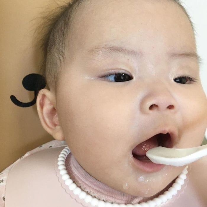 初めてのお粥に豆腐に…お味のほどは！？ドキドキの離乳食デビューの瞬間♡の画像6