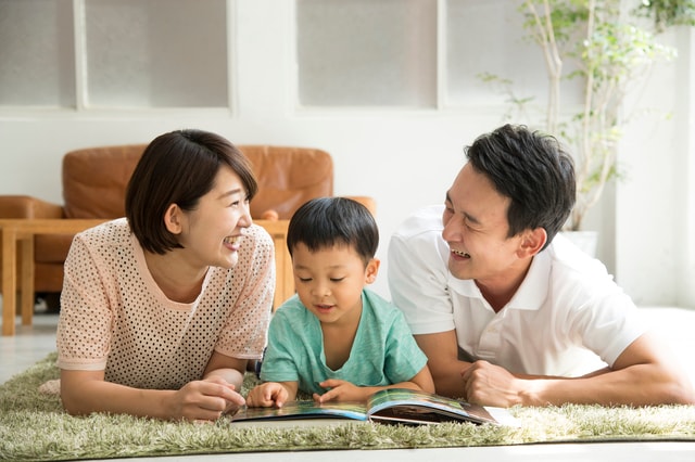 同じ空間でそれぞれが別の本を読む。当たり前の光景が何だか幸せ＜第５回投稿コンテスト NO.２１＞のタイトル画像