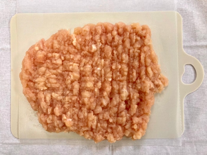 ヘルシー&節約レシピ！鶏むね肉で作る「ふわふわチキンナゲット」の画像1