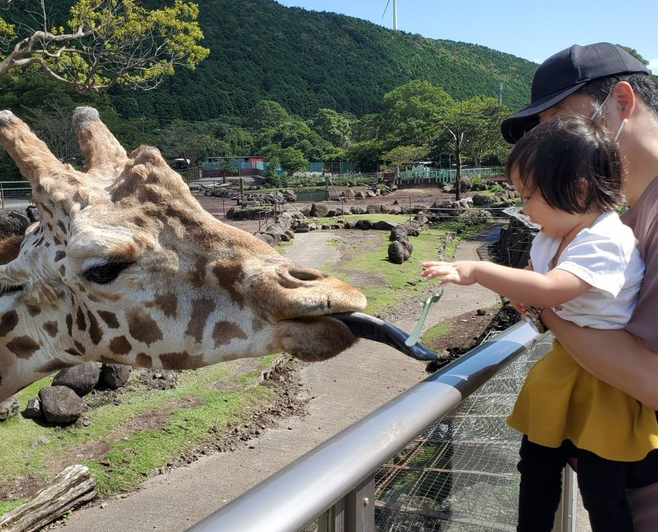 ひゃっ！エサを思わず落としちゃったその瞬間を激写＜第1回フォトコンテストNO.１０５＞のタイトル画像