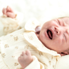 赤ちゃんの黄昏泣き（コリック）とは？理由は何？いつからいつまでの時期か、対処法もご紹介のタイトル画像