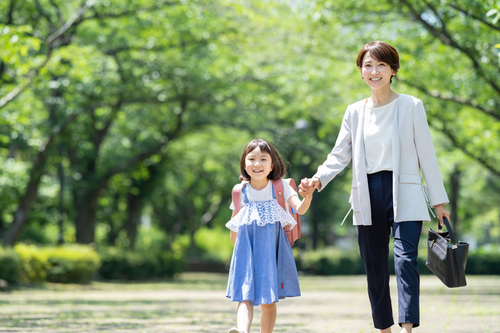 【子が小学校に入学】「空いた時間で何をする？」３人に１人が同じ回答のタイトル画像