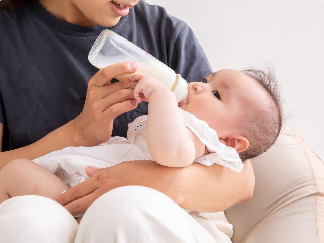 赤ちゃんが飲む「湯冷まし」とは？基本の作り方や注意点を徹底解説【パパママ向け】のタイトル画像