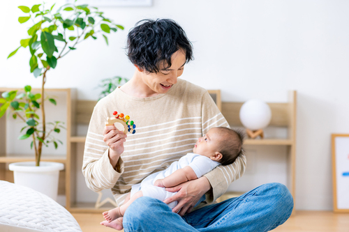 【男性の育休取得率】10年連続で上昇し17.13％。大企業を対象とした調査では46.2％。のタイトル画像