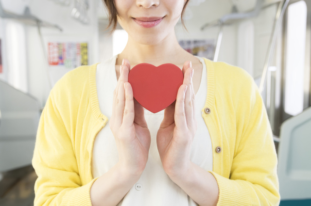 妊娠中、電車で席を譲ってもらった理由にウルッ……！それから譲る側になりましたのタイトル画像